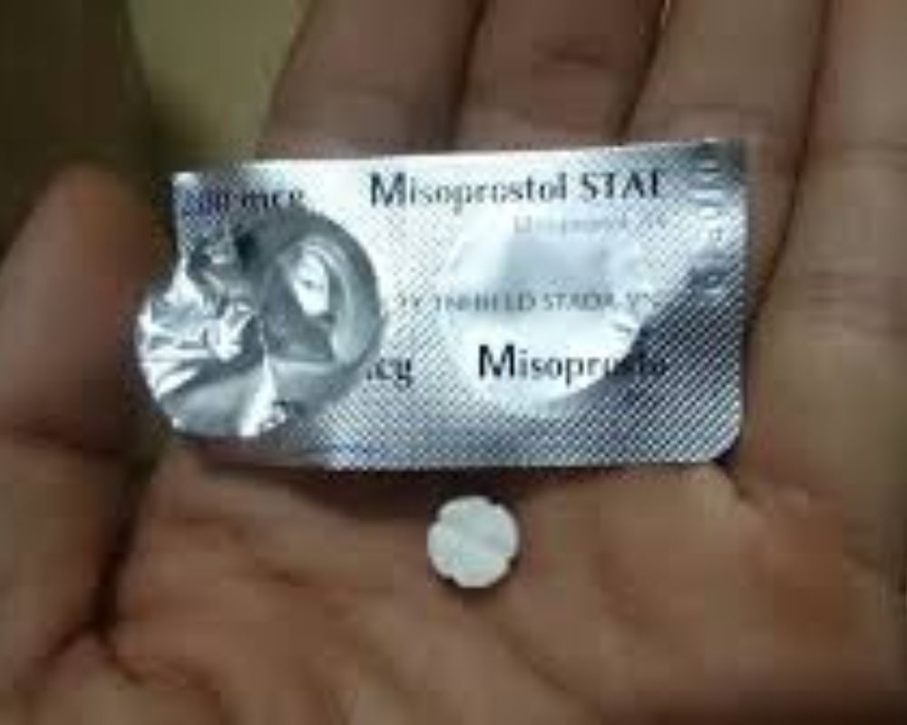 Mua thuốc mifepristone và misoprostol